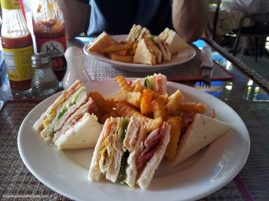 On the corner - Le resto du Coin club sandwich On the corner - Le resto du Coin club sandwich